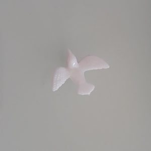 POMBA ASAS ABERTAS EM BRANCO 2X2 CM