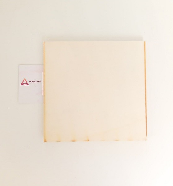 PLACA QUADRADA MADE232